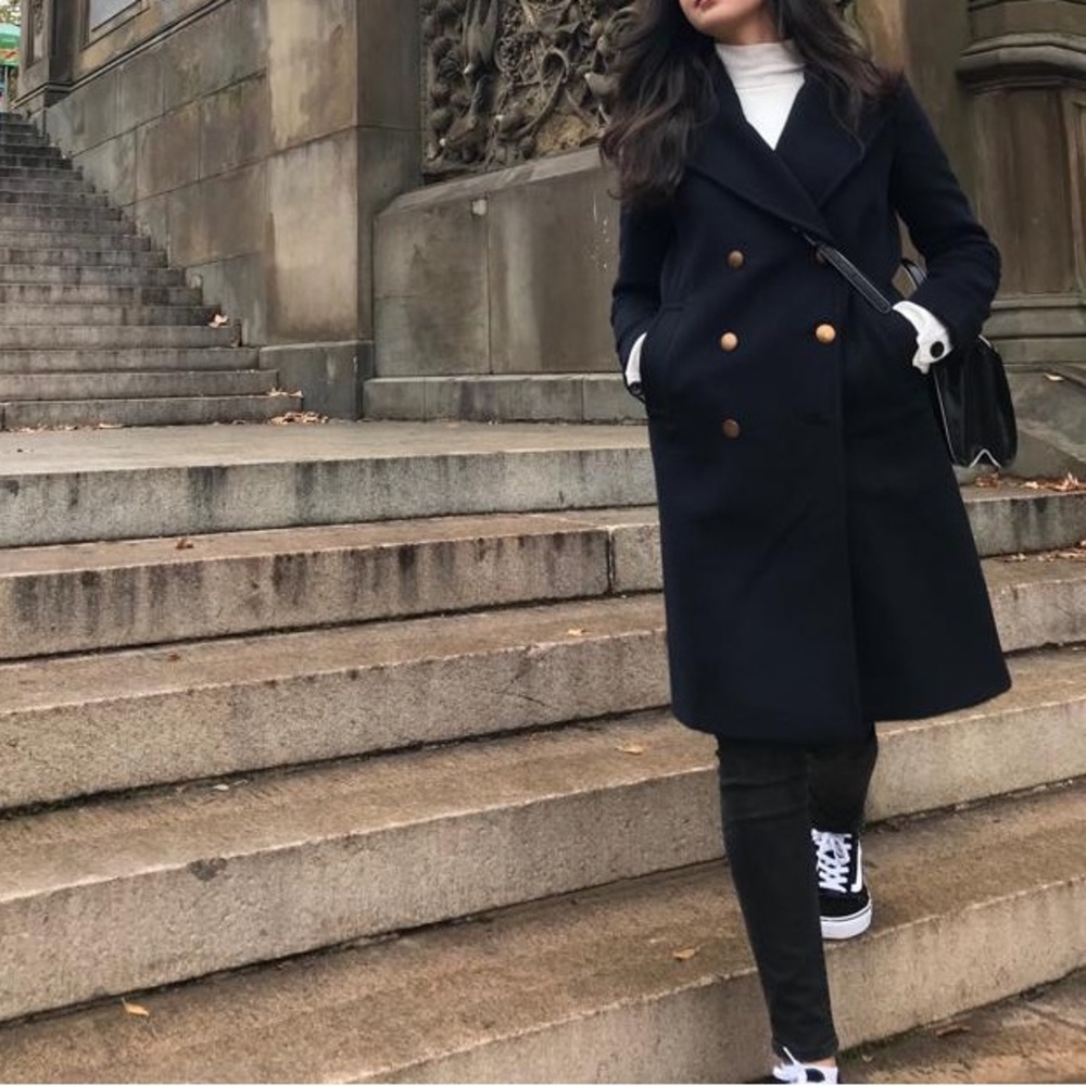 Oversized long coat in navy blue with gold buttons